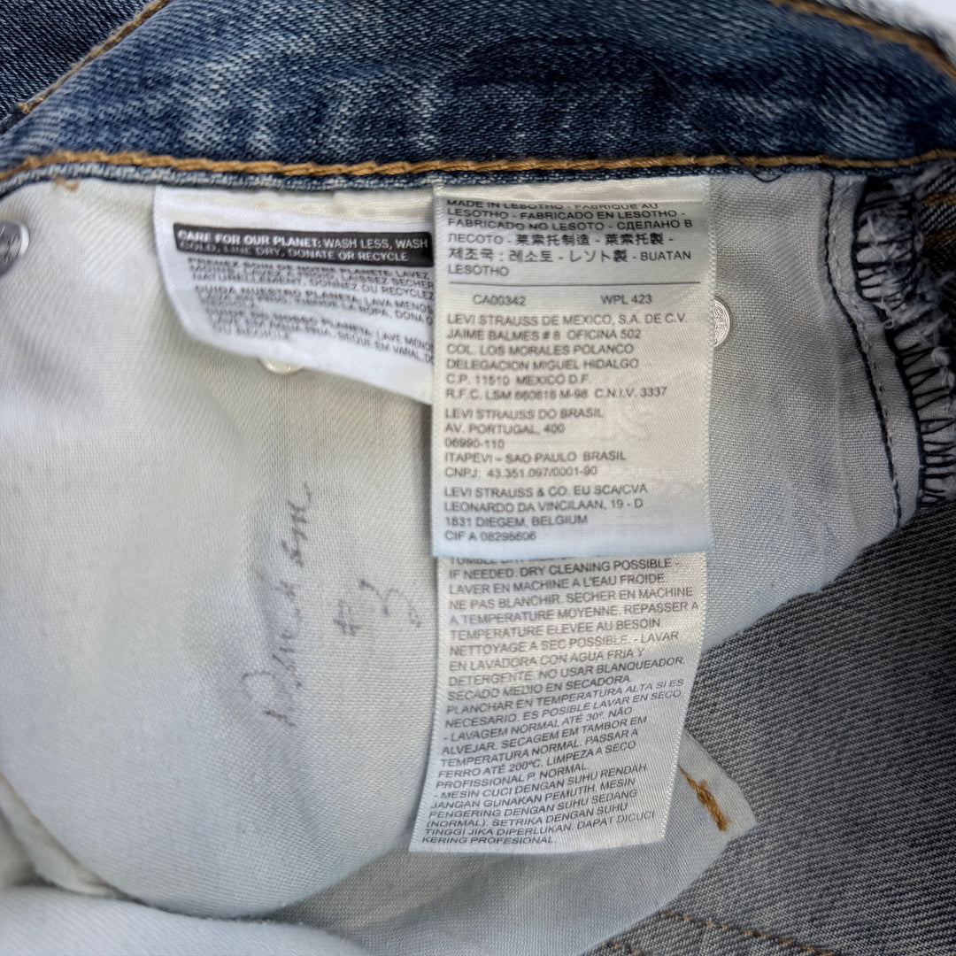 Levi's Men's 505 Straight Leg Jeans - Tagged 30x32; Actual: 30x31