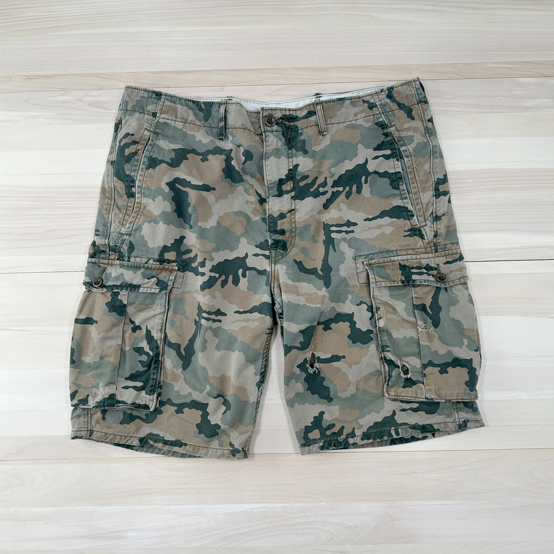 Levi's Men Camouflage Cotton Cargo Shorts - 36
