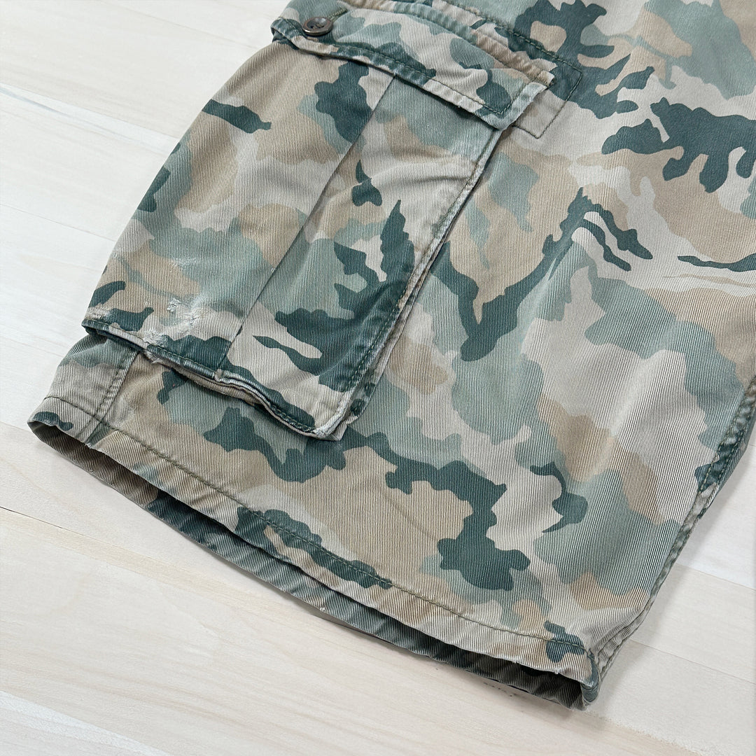 Levi's Men Camouflage Cotton Cargo Shorts - 36