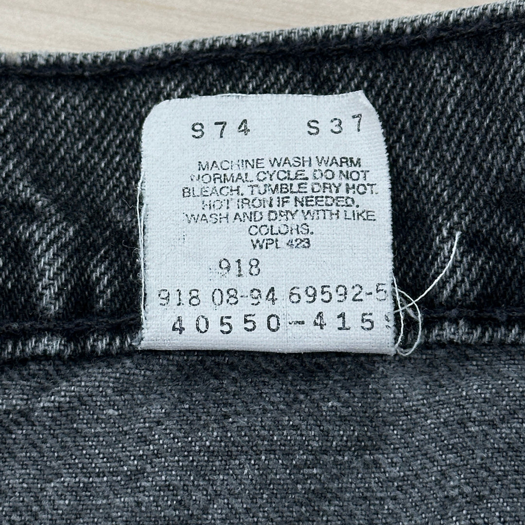 Vintage Levi's 550 Relaxed Fit - USA - Measures 35x32