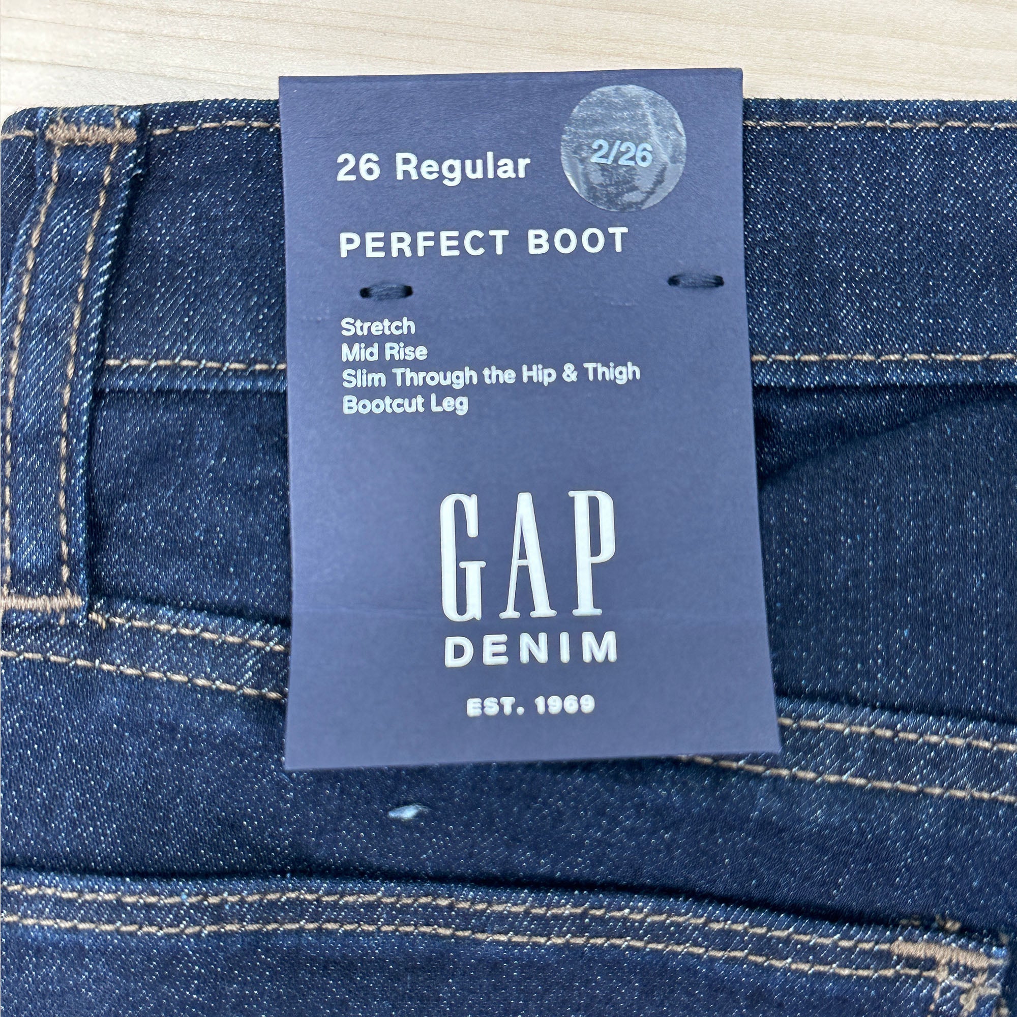 Women's Gap Mid Rise Perfect Boot Cut - Size 2 (26) Great Lakes Reclaimed Denim