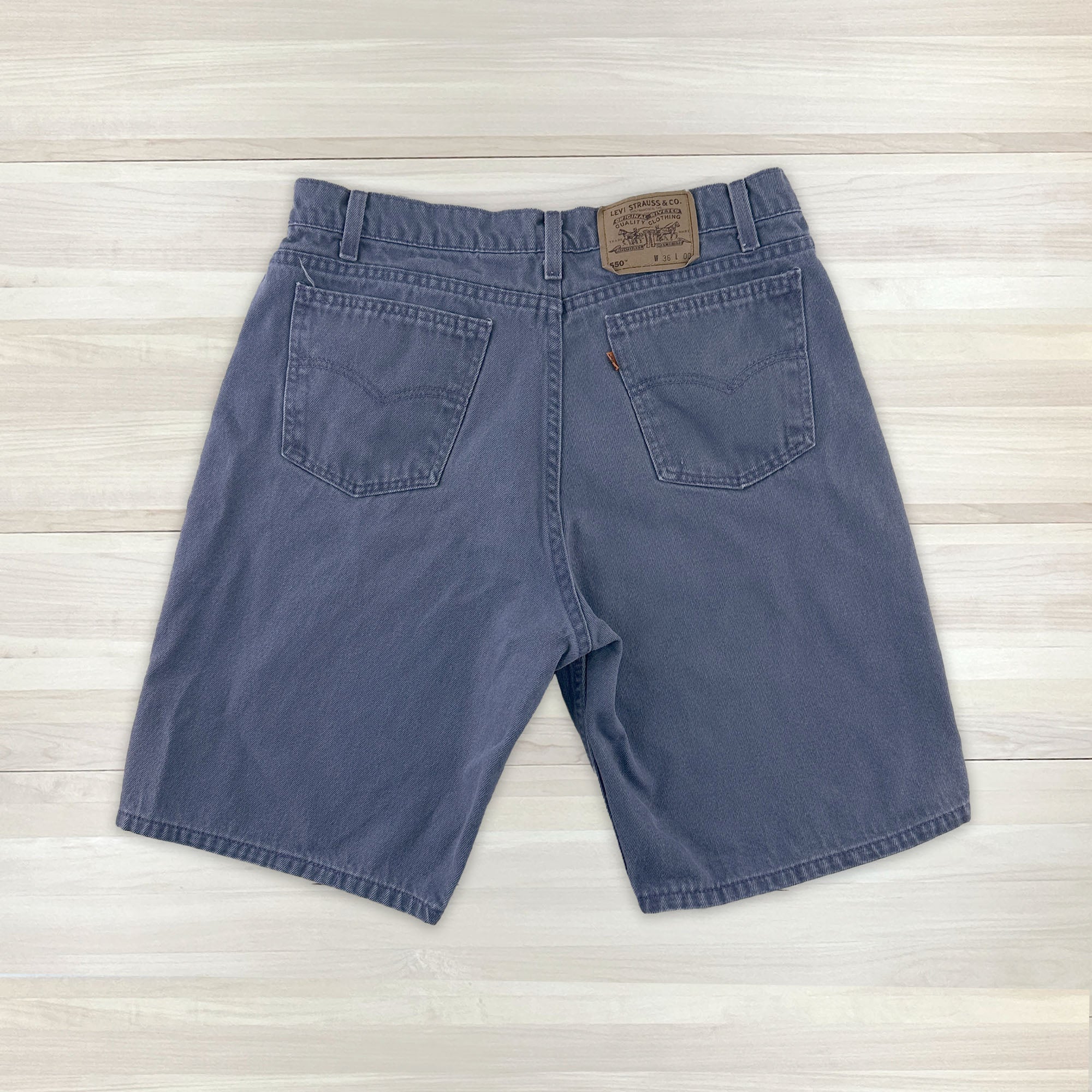 Men's Vintage Purple Levi's 550 Orange Tab Shorts - Measures 35x10-2