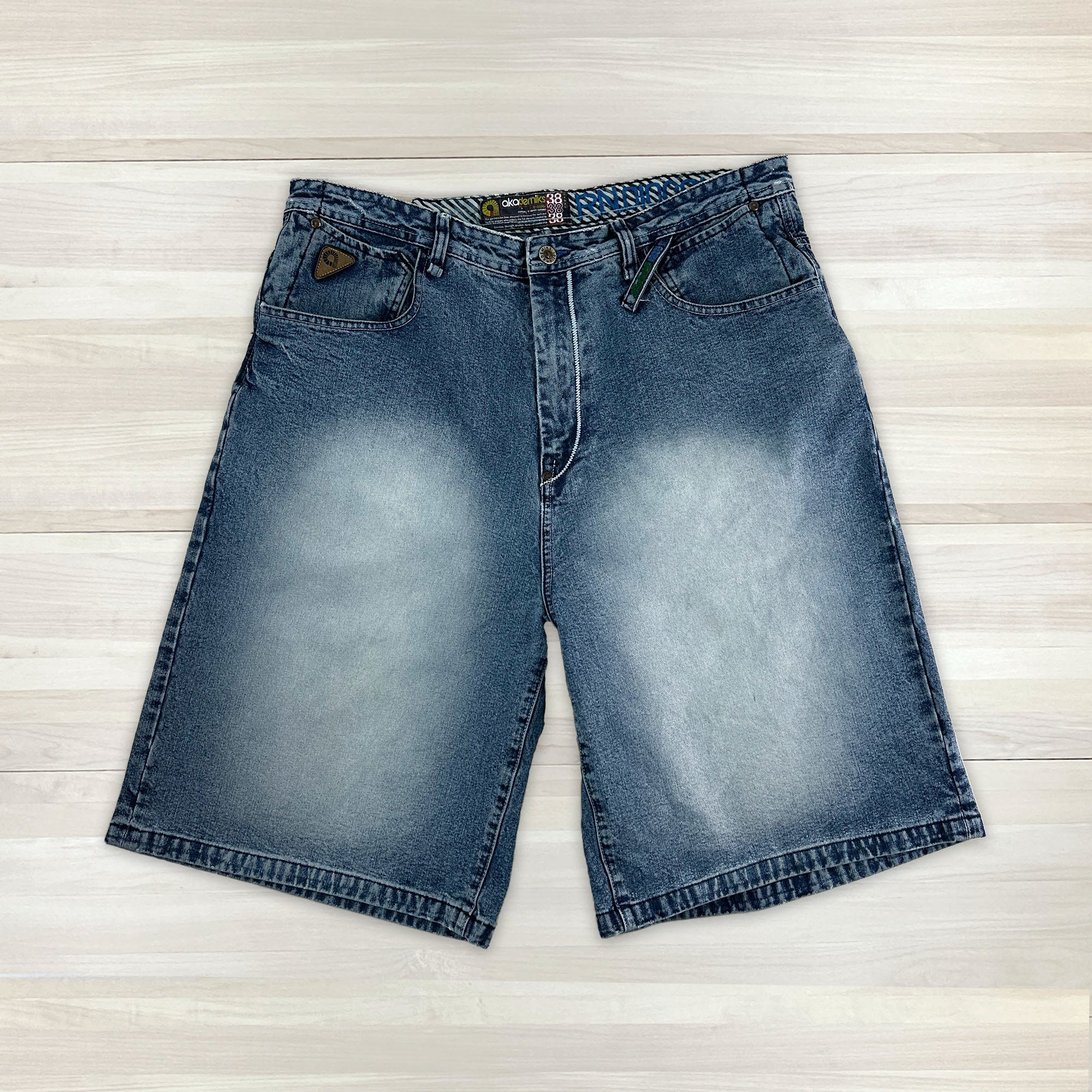 Men's Vintage Blue Akademiks Baggy Denim Shorts - Measures 37x11 - 0