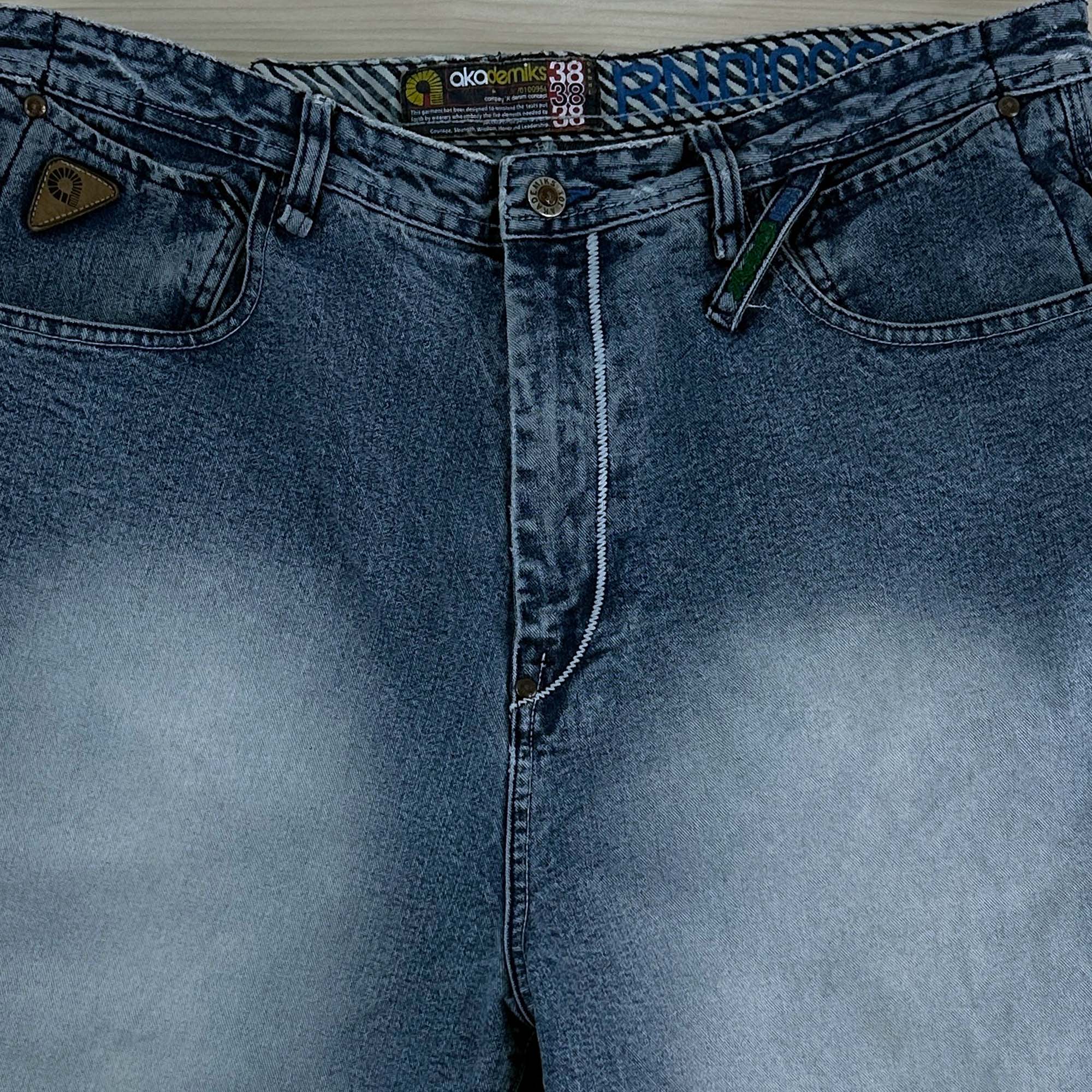 Men's Vintage Blue Akademiks Baggy Denim Shorts - Measures 37x11